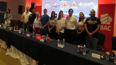 Representantes de las marcas patrocinadoras en el lanzamiento de la Noche del Sabor, organizada por la Fundación Hondureña para el niño con cáncer.