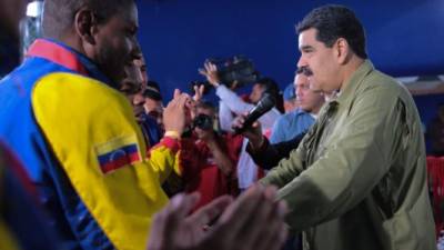 El presidente Maduro ofreció a los atletas venezolanos su avión presidencial para que no fallen a ninguna cita deportiva.