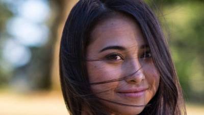 La joven de 18 años fue hallada muerta en un riachuelo en el campus de la Universidad de Texas.