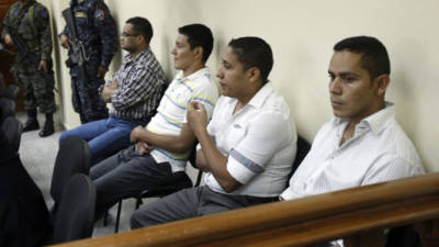 Los cuatro agentes se presentaron a los juicios orales celebrados en Tegucigalpa.