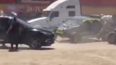 Un grupo armado abrió fuego contra varios pilotos en un evento deportivo en Ensenada.