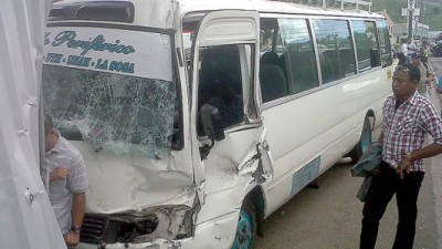 Los tres heridos de gravedad se transportaban en el autobús.