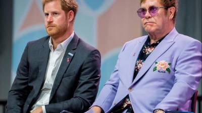 El príncipe Harry y Elton John tienen un vínculo gracias a la amistad que tenía el cantante con su madre, la princesa Diana de Gales.