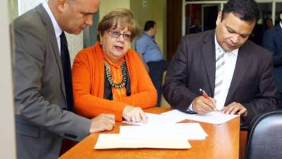 Rafael Padilla, Doris Gutiérrez y Jari Dixon.