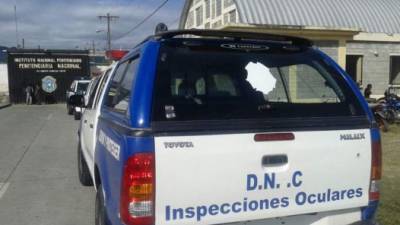 Agentes de la DNIC inspeccionan el lugar para ampliar el caso.