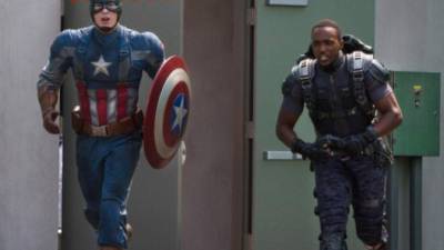 El actor Anthony Mackie en una escena de Capitán América.