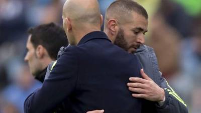 Benzema tiene una lesión en el biceps por lo que encienden las alarmas en la casa blanca.