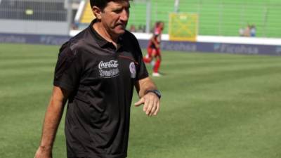 Héctor Vargas, entrenador del Olimpia.