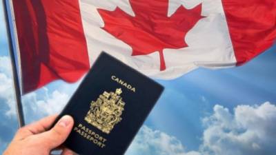 Según un acuerdo entre Canadá y Estados Unidos, los solicitantes de asilo deben presentar su solicitud en el país al que llegan.