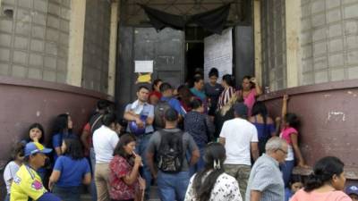 Estudiantes llegaron ayer a matricularse al TPA.