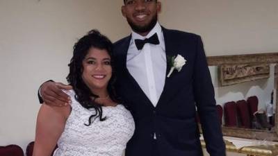 La madre de Karl-Anthony Towns está en coma inducido por coronavirus.