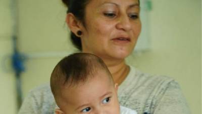 David acudió con sus padres al hospital Mario Rivas a una revisión luego de ser operado. Foto: Cristina SAntos