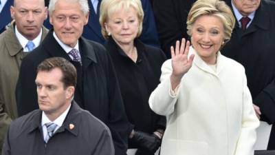 El matrimonio Clinton estuvo presente en la toma de posesión.