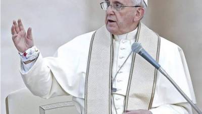 El papa Francisco preside una audiencia, en la plaza de San Pedro, en el Vaticano, el pasado martes. EFE