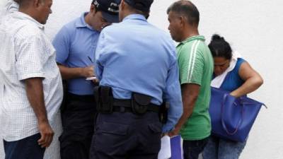Parientes de Juan Brizuela dan datos a la Policía.