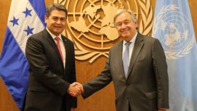 El presidente Hernández se reunió con el secretario general de la ONU, Antonio Guterres, para hablar de migración.