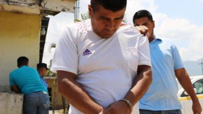 Henrys Alexis Pineda Peña negó el hecho mientras era llevado a las celdas de la Unidad Metropolitana 11 de la Policía Nacional de El Progreso, Yoro.