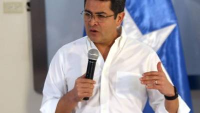 El presidente Juan Orlando Hernández fue inscrito como precandidato presidencial.