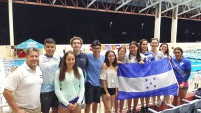 El club Delfines Sampedranos compite en el Abierto de Puerto Rico en representación de la natación hondureña.