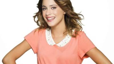 Martina Stoessel protagonista de, la serie de Disney Channel, Violleta.