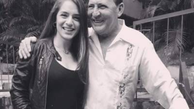 Sandra Alvaradoha recibido miles de mensajes de apoyo tras perder a su padre.