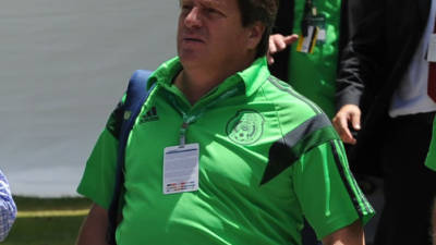 Miguel Herrera es uno de los asistentes al seminario de la FIFA.