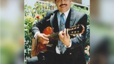 El cantautor hondureño Manuel Castillo Girón, autor de la canción 'Adelante Selección'.