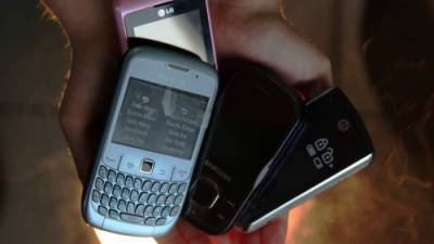 El mercado negro de celulares puede mover millonarias sumas de dinero.
