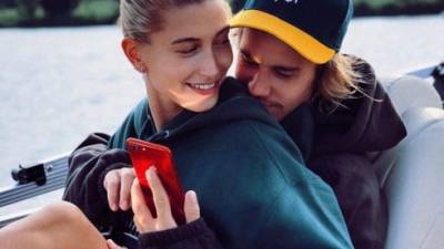 Hailey Baldwin y Justin Bieber.