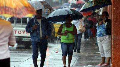 Las bajas temperaturas dejarán lluvias esta semana.