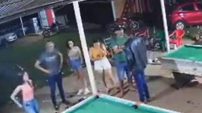 VIDEO: Discusión en billar termina con un muerto