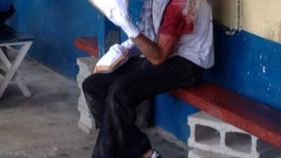 Maynor Sandres Rodríguez (22), resultó herido de su brazo izquierdo, fue remitido a una estación policial.