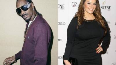 El rapero Snoop Dogg y la fallecida cantante Jenni Rivera.