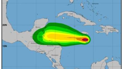 Se espera que la onda tropical alcance las costas de Honduras y Guatemala este miércoles por la noche./NHC.