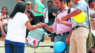 Alrededor de 600 voluntarios apoyaron la jornada de recaudación.