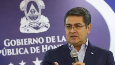 El presidente hondureño Juan Orlando Hernández Alvarado en su comparecencia de prensa este lunes en Casa Presidencial.