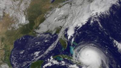 La Supertormenta azota desde ayer las islas de Las Bahamas.