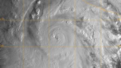 El huracán categoría 5 amenaza con consecuencias 'potencialmente catastróficas' la costa oeste de México, donde se espera que toque tierra esta tarde o noche.