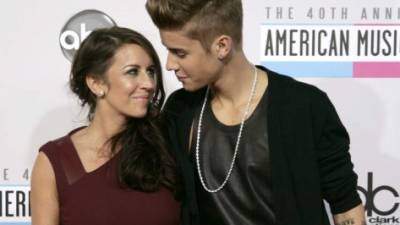 Justin Bieber y su madre.