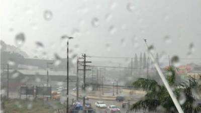 La lluvia que azota sobre la capital del país. Foto Copeco.