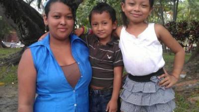 Los hermanitos Osvin Moisés, de seis años, y Nancy Arely Zaldívar Garmendia, de siete, fallecieron ahogados tras un paseo a Omoa.