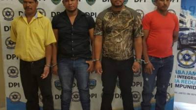 Cuatro de los sospechosos detenidos por la Policía en Yoro, Yoro.