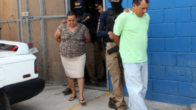 La secretaria del Juzgado Primero de Letras de Danlí, Luz Edilia Rivas, y Mario Enrique Díaz fueron capturados por extorsión.
