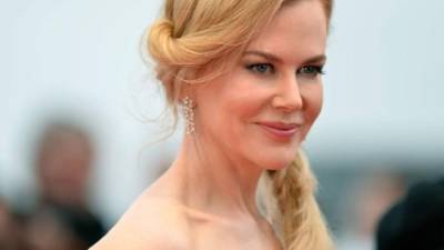 El padre de Nicole Kidman murió en la habitación de un hotel en Singapur, luego de sufrir accidentalmente un golpe en la cabeza.