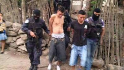 Autoridades hondureñas detenienen a Brayan Eduardo López Ponce y Henry Otoniel Romero por suponerlos responsables de varios delitos.