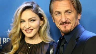 Madonna y Sean Penn asistieron al evento benéfico Art Basel, en Miami, en donde se recaudó dinero para la nación africana de Malawi.