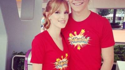 Hace un año Bella Thorne y Ross Lynch protagonizaron un comercial para la marca de Yogurt Danimals.