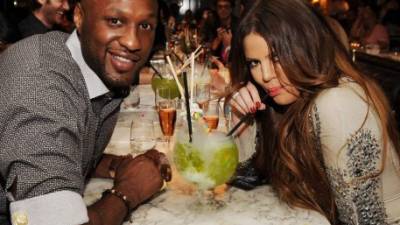 El exjugador estrella de Los Angeles Lakers de la NBA, Lamar Odom, casado con la modelo Khloe Kardashian, lucha por su vida en un hospital de Nevada, tras ser encontrado inconsciente el martes en un burdel.