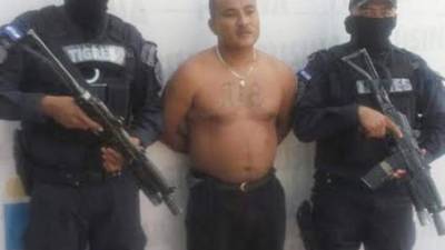 El supuesto sicario Juan Carlos Aguilera Salinas Tyson fue apresado en la colonia Roberto Suazo Córdova.