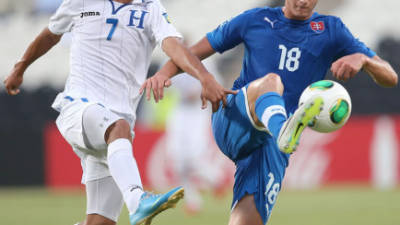 Uno de los mejores jugadores de la selección Sub-17 que disputa la recta final en el mundial de Emiratos Árabes es Brayan Velásquez.